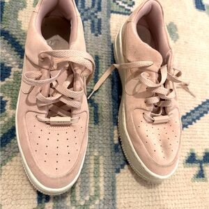 Nike Women's Light Pink Sneakers